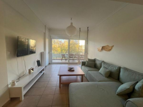 Spacious 3bdr apart w/balcony-5 mins to acropolis
